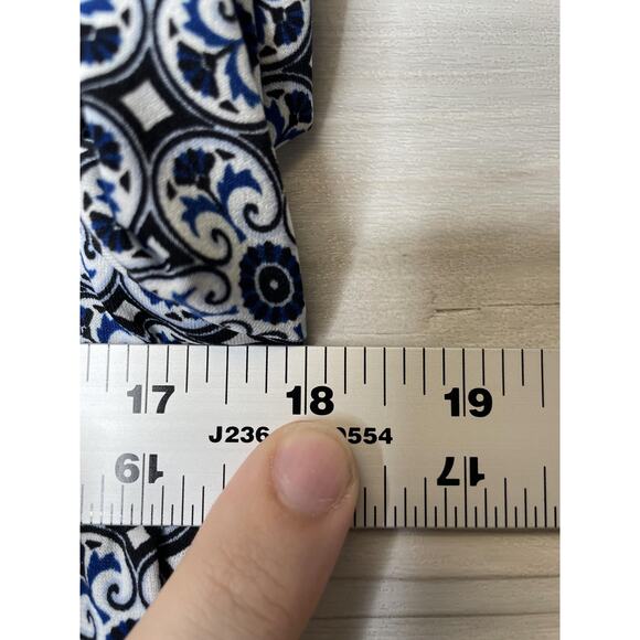 Max Studio Shirt Womens Small Blue White Boho Print Stretch Pullover 3/4 Sleeve - Picture 5 of 9